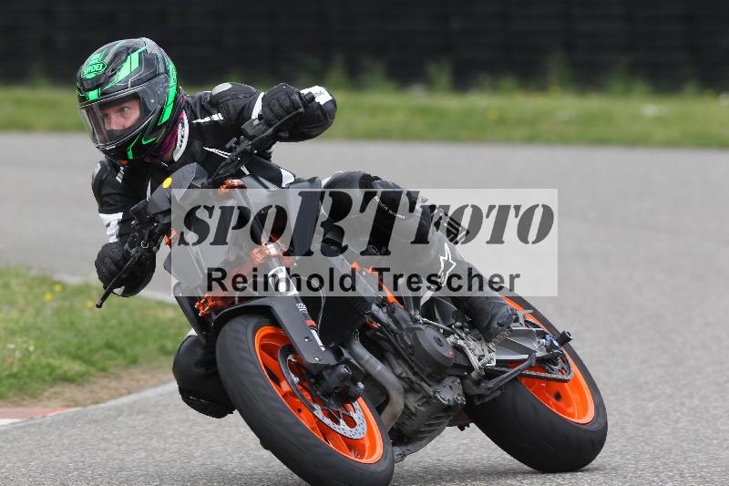 Archiv-2025/10 23.04.2025 Cornu Master School ADR/rot-rouge/46